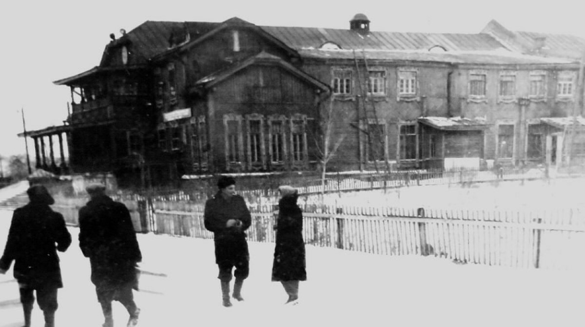 Школа 27 история. Фото Барнаул 1953 год. Барнаул Старая 27 школа. Барнаул 50 лет назад. Школа 27 Вожега.